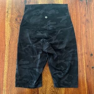 lululemon Align™ High-Rise Short 6" - Camo design